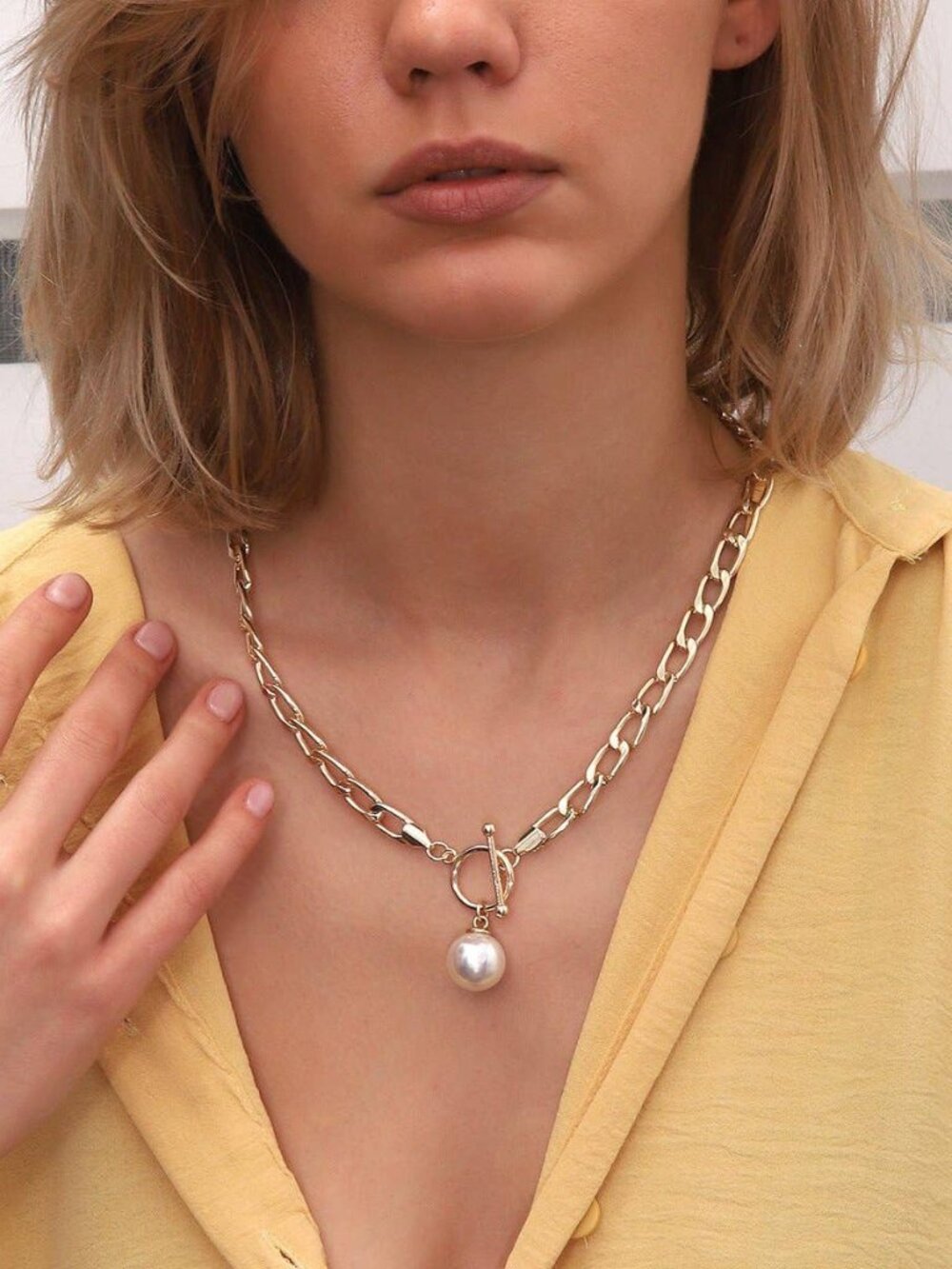 18k Chain Toggle Pearl Pendant Necklace, Boutique